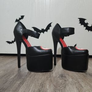 Marilyn manson heels